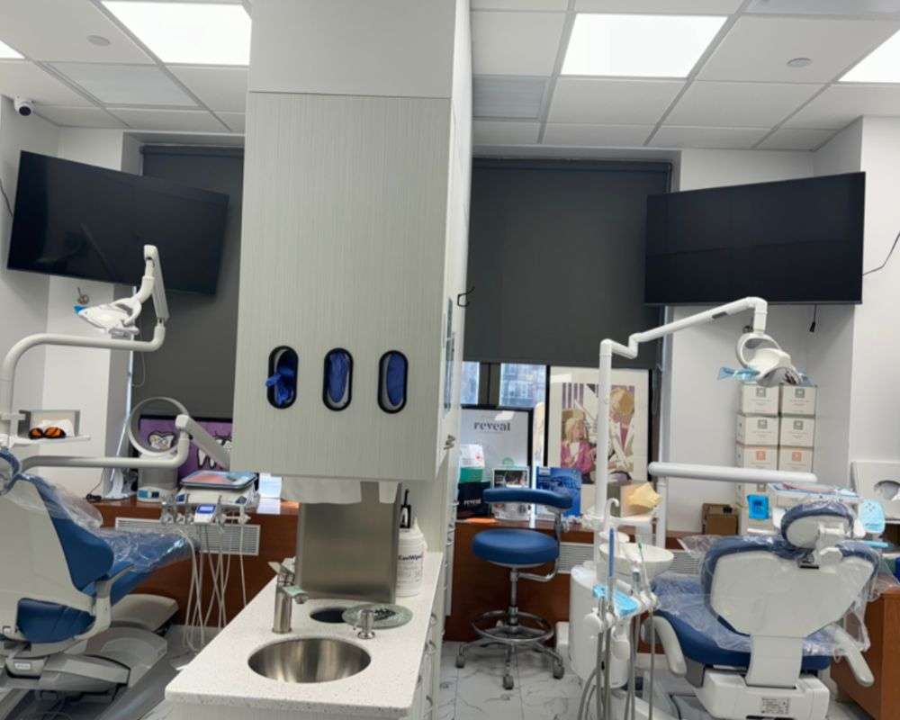 State-of-the-art dental treatment room with digital equipment